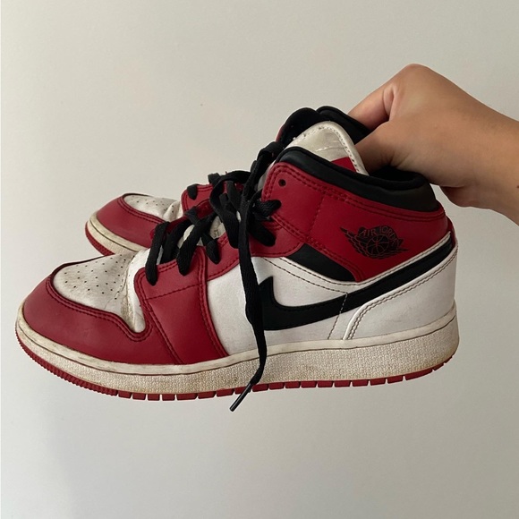 Jordan 1 mid Chicago - Picture 2 of 5